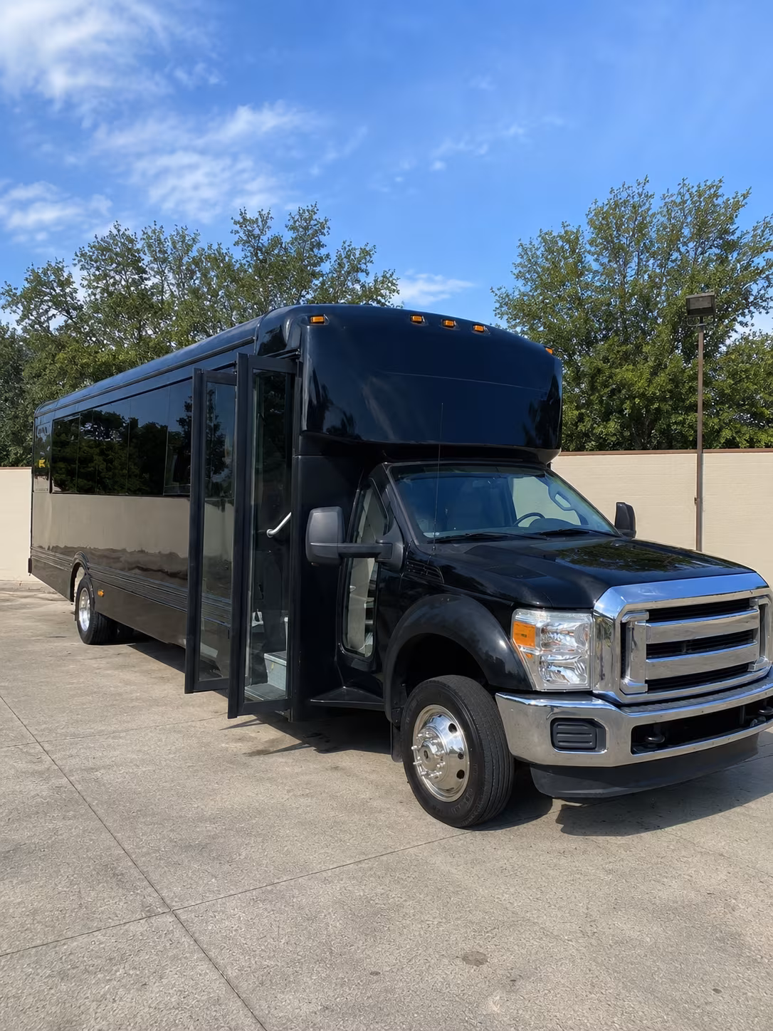 lompoc 20 passenger party bus