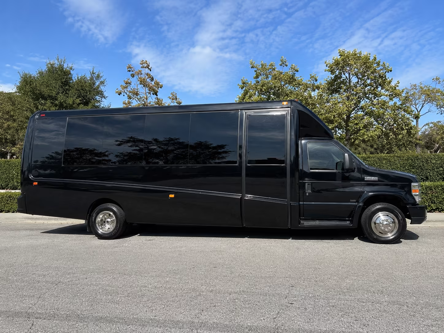 lompoccharterbuscompany com puts central coast wedding and private event transportation in one easy place