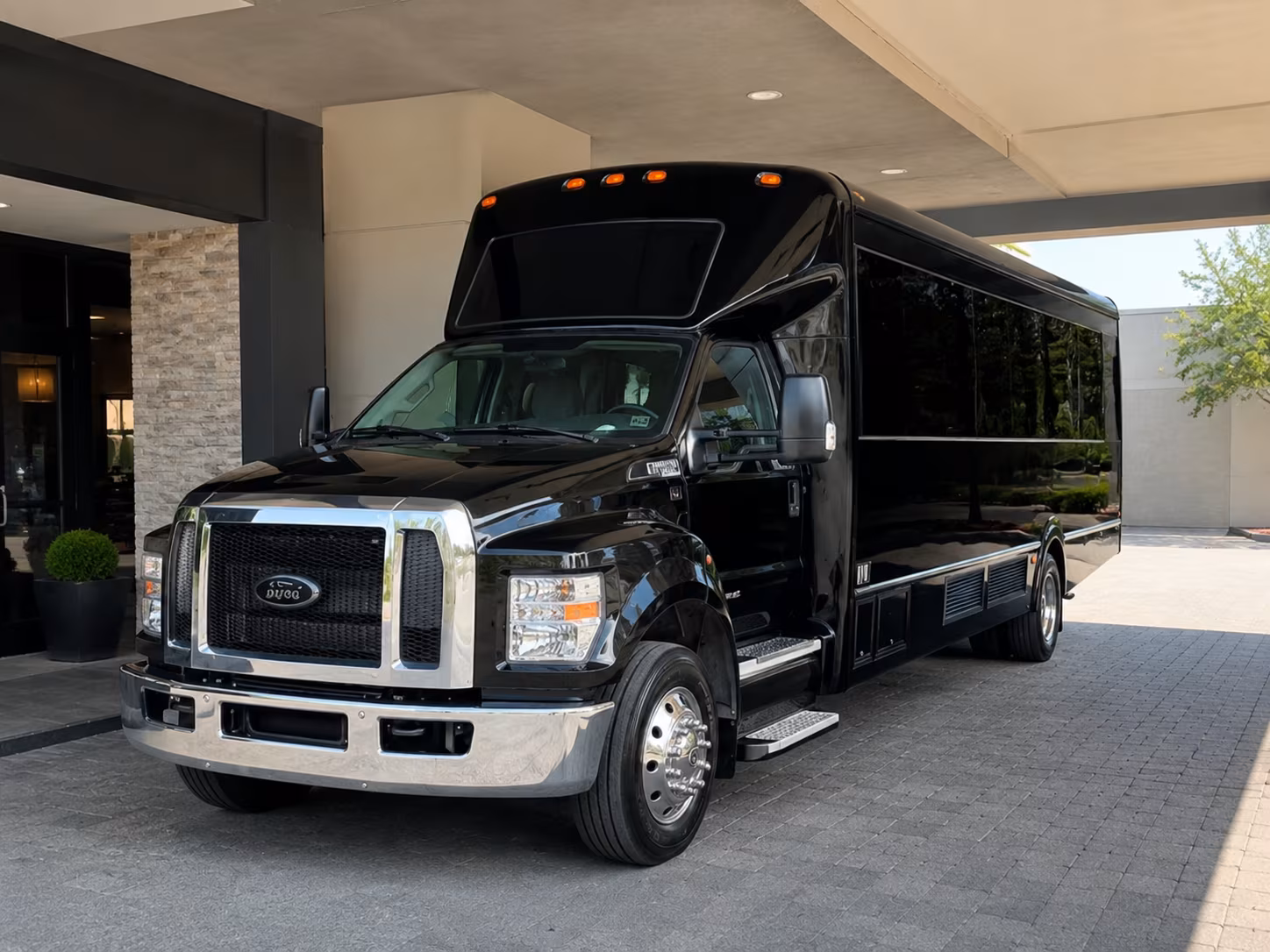 santa clarita charter bus rental