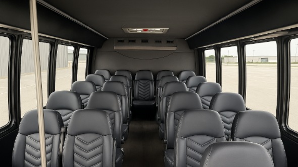 thousand oaks 28 passenger minibus